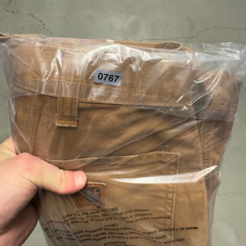 Vintage tan Carhartt dungaree carpenter work pants - Picture 6 of 6